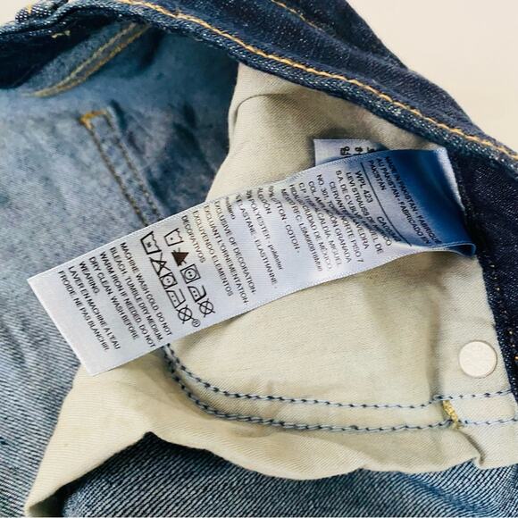 Signature by Levi Strauss | Mid-Rise 5” Shorts Dark Wash NWT 24 W37 - Picture 4 of 6